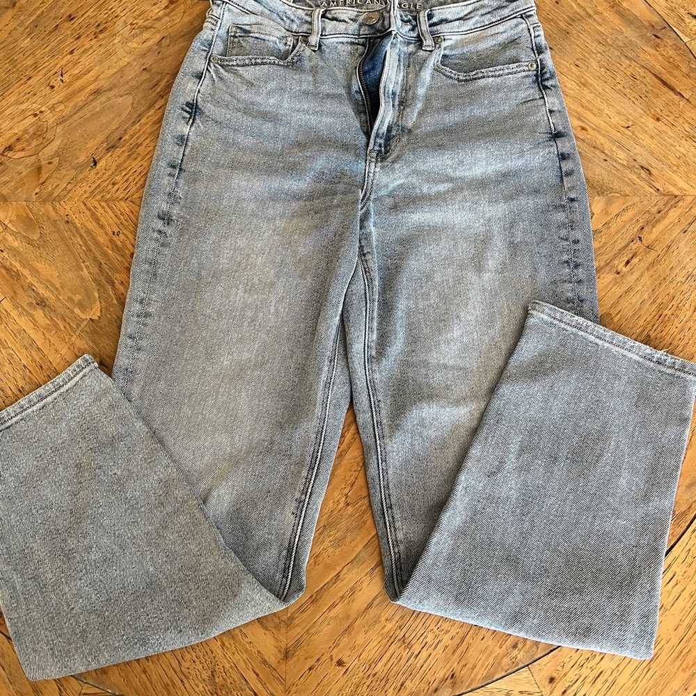 American Eagle Mom Straight Jean